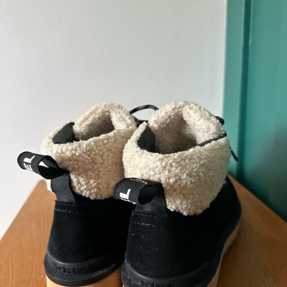 Sorel Women’s Black Cream Hi-Line Hiker Cozy Boot Waterproof Suede Upper Faux Sh - Picture 8 of 12